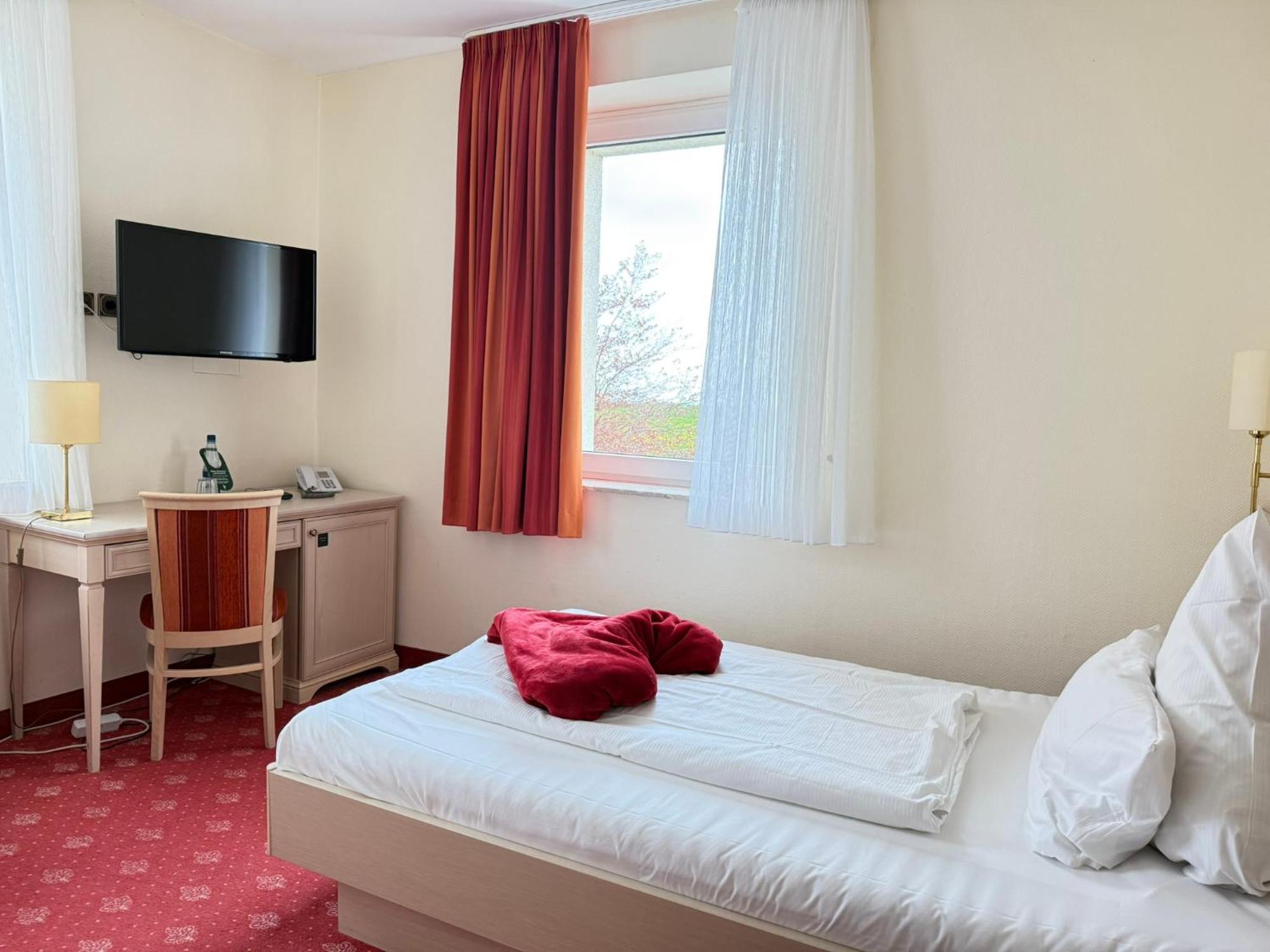 Seehotel Neue Liebe クックスハーフェン エクステリア 写真