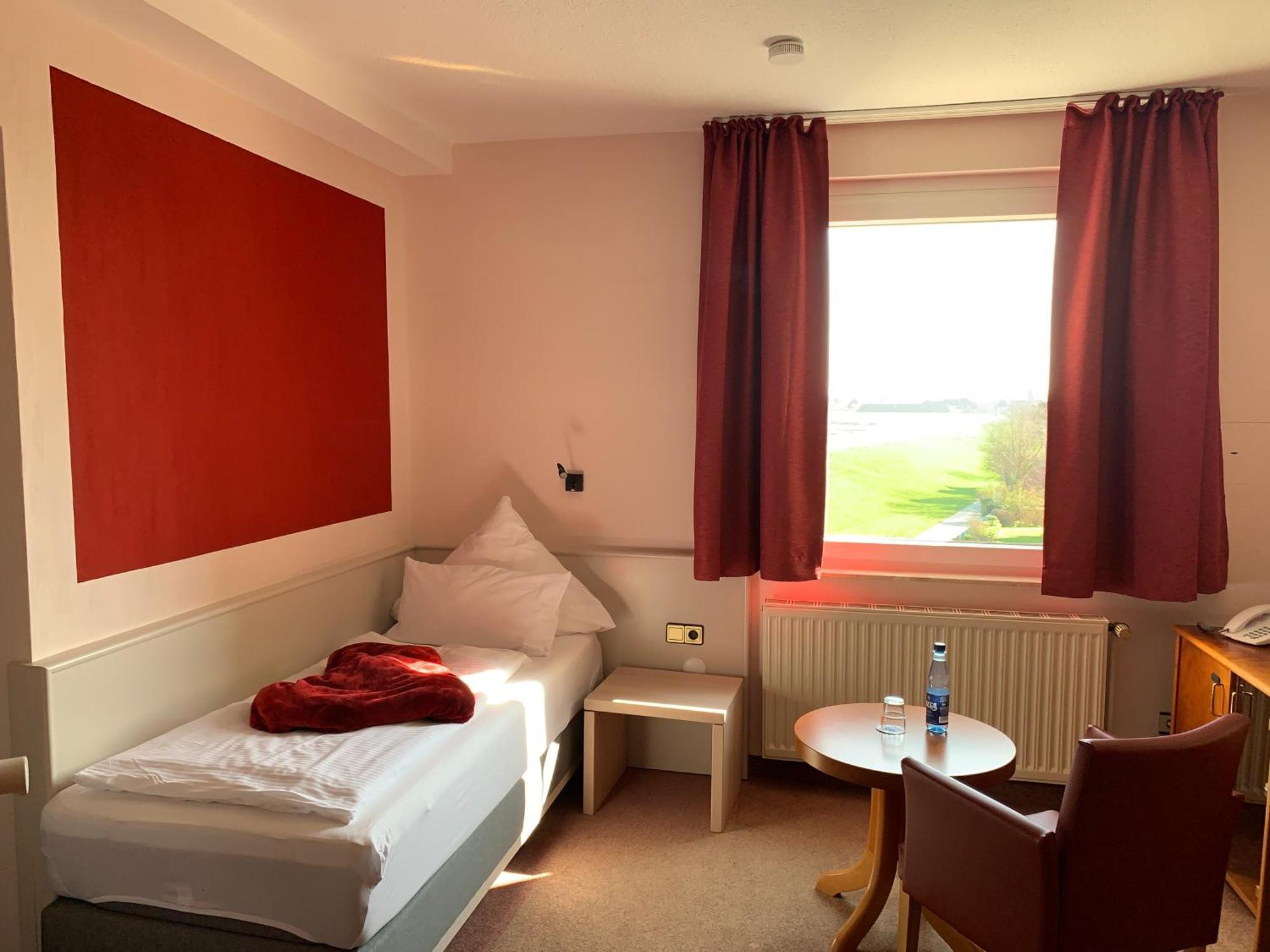 Seehotel Neue Liebe クックスハーフェン エクステリア 写真