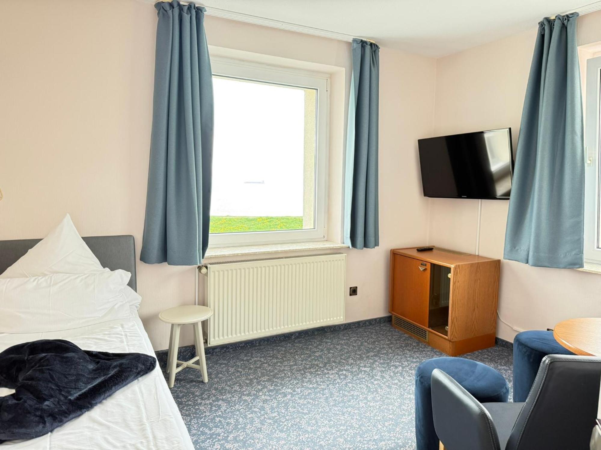 Seehotel Neue Liebe クックスハーフェン エクステリア 写真