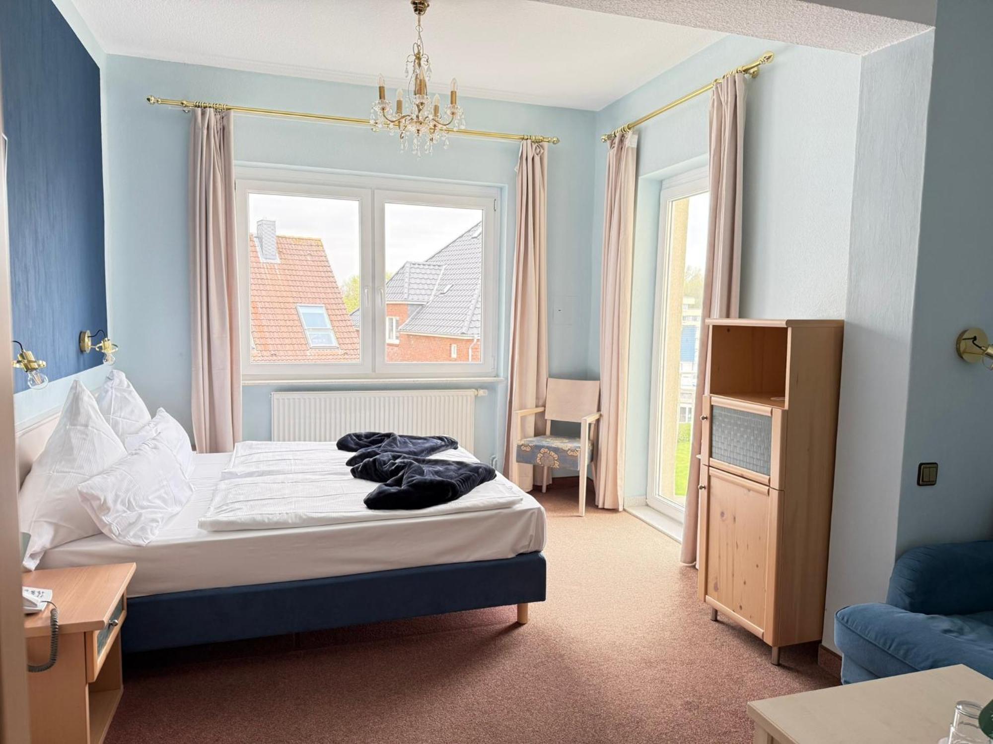 Seehotel Neue Liebe クックスハーフェン エクステリア 写真