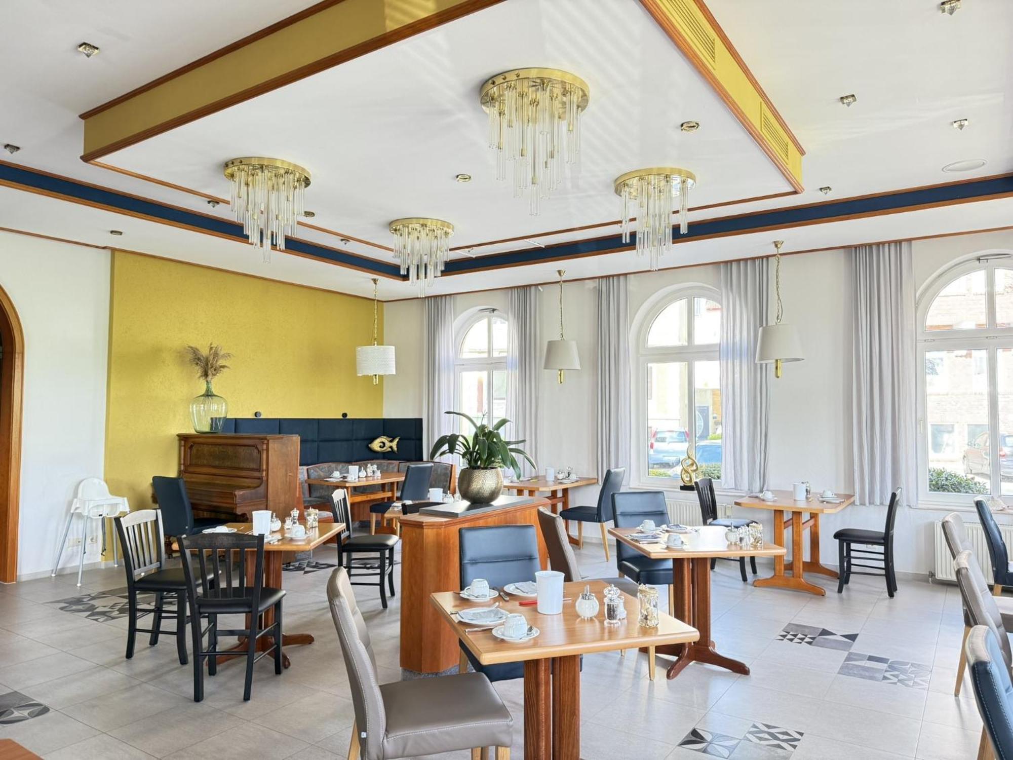 Seehotel Neue Liebe クックスハーフェン エクステリア 写真