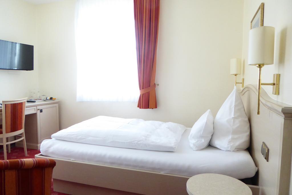 Seehotel Neue Liebe クックスハーフェン エクステリア 写真